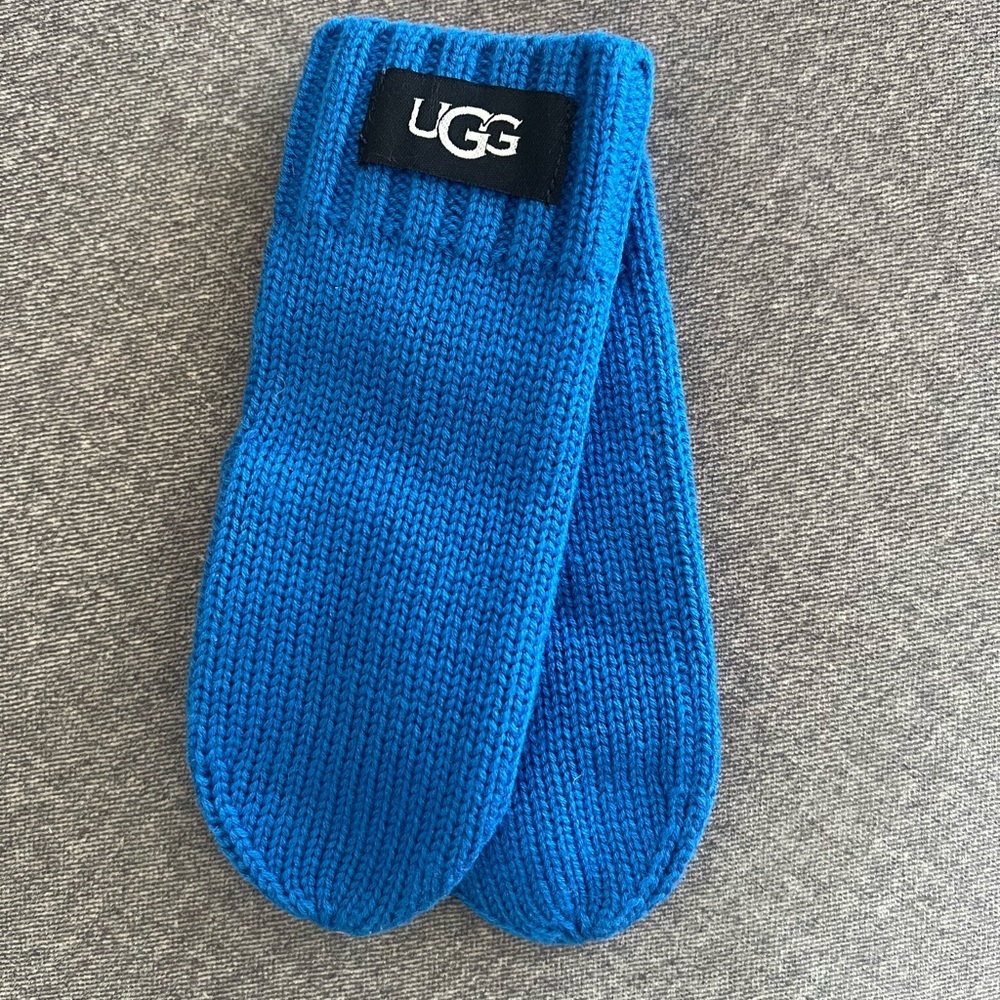 NWT 4-6 year UGG Mittens